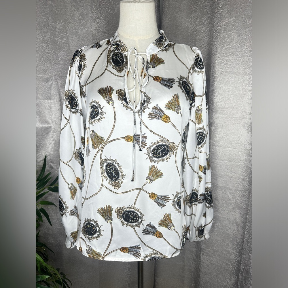 NEW VICI Satin Tassel Print V-Neck Long Sleeve Blouse Top in White Sz Small